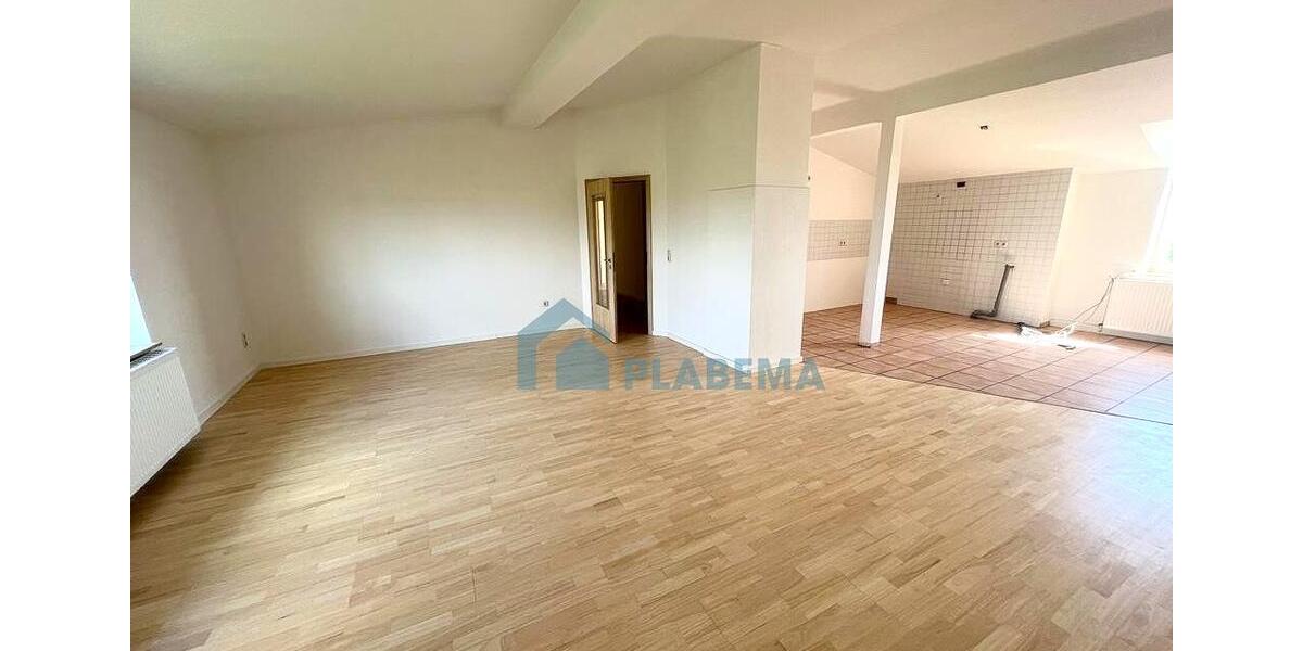 Dachgeschoßwohnung Schwerin - 4 Zimmer, 105 m&sup2;, 1.417&euro; | Angebot:26645278
