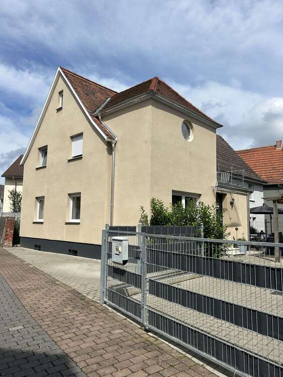 Haus zum Kaufen in Großkrotzenburg 385.000 € 108 m²