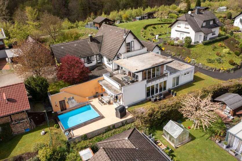 Haus zum Kaufen in Werdohl 425.000 € 246 m²
