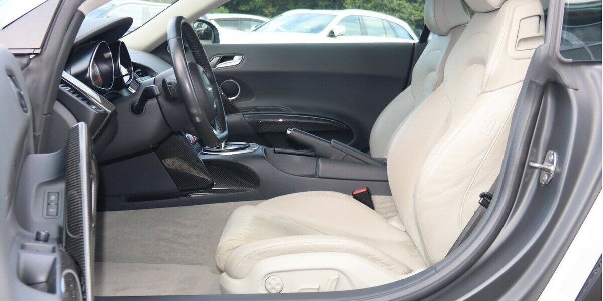Audi R8 4.2 FSI QUATTRO/BANG & OLUFSEN/MMI NAVI/PDC 96.807 km 54.900 &euro; Villingen-Schwenningen 78054
