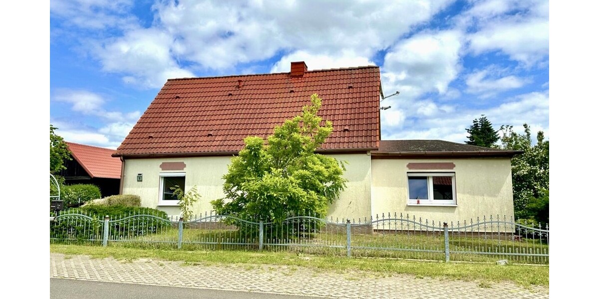 HORN IMMOBILIEN ++ Einfamilienhaus in Lebehn – Wohnen in Seenähe mit großem Grundstück - Einfamilienhaus Krackow / Lebehn Lebehn | Angebot:27034671