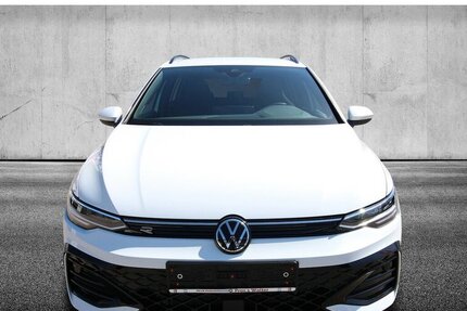 VW Golf VIII Variant 1.5 TSI R-Line LED+KAMERA+ACC 32.787 km 25.900 &euro; Hagenow 19230