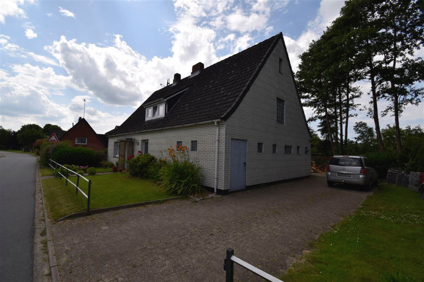 Haus zum Kaufen in Cadenberge 89.000 € 119 m²