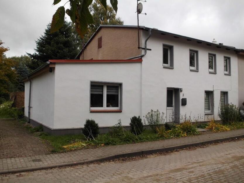 STOP-SCHNÄPPCHENANGEBOT - 1A-DOPPELHAUSHÄLFTE MIT GROßEM GRUNDSTÜCK IN DER MECKLENBURISCHEN SCHWEIZ FÜR NATURLIEBHABER 6 zimmer