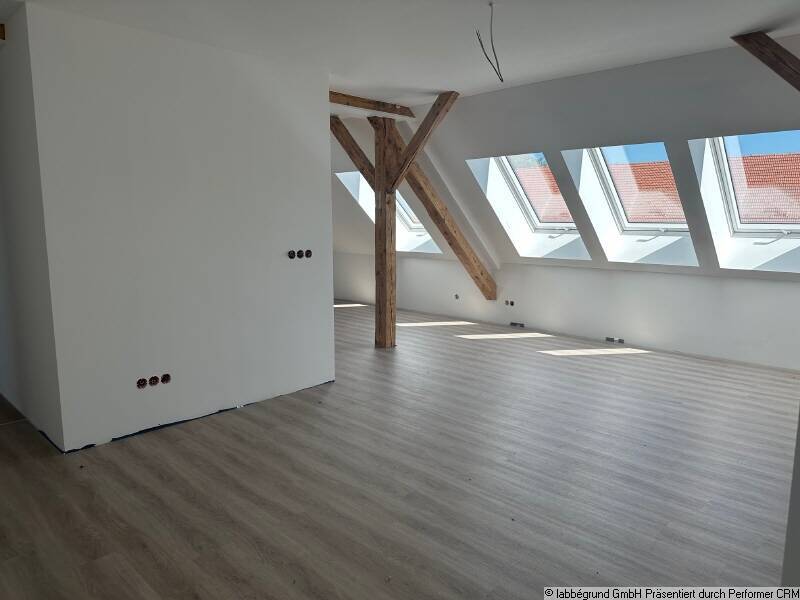 Modern & naturnah: Frisch sanierte Wohnung im DG