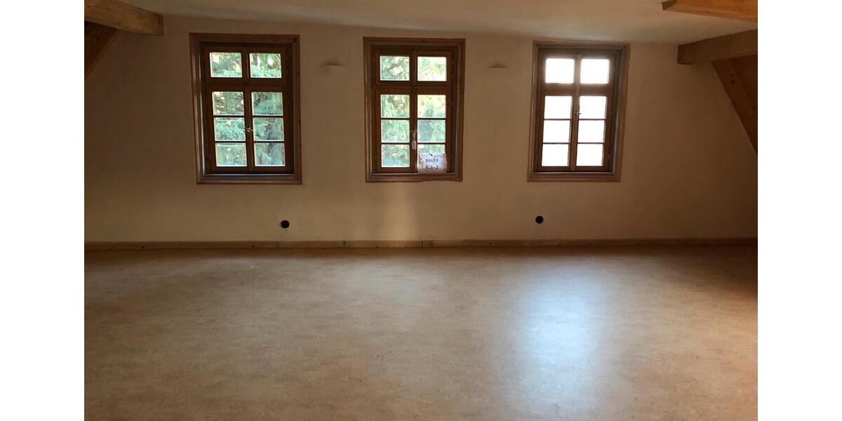 Dachgeschoßwohnung Weinsberg - 4 Zimmer, 120 m&sup2;, 1.600&euro; | Angebot:26254420