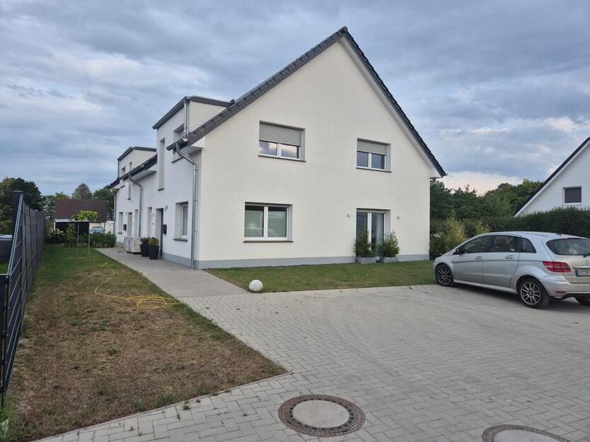 Exklusive Doppelhaushälfte Familienhaus Neubau zimmer