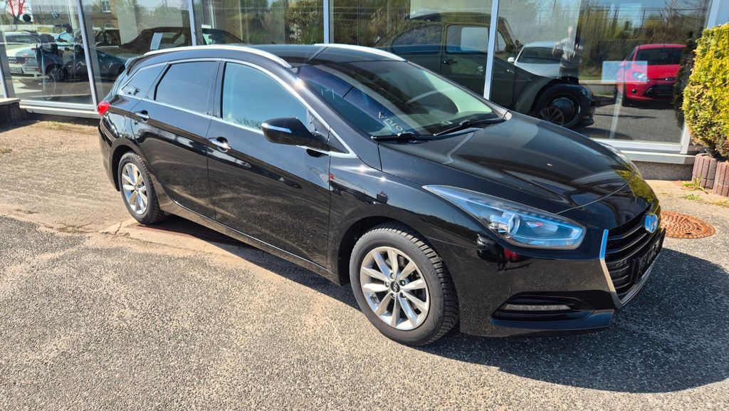 Hyundai i40 126.830 km 9.800 &euro; Waren 17192