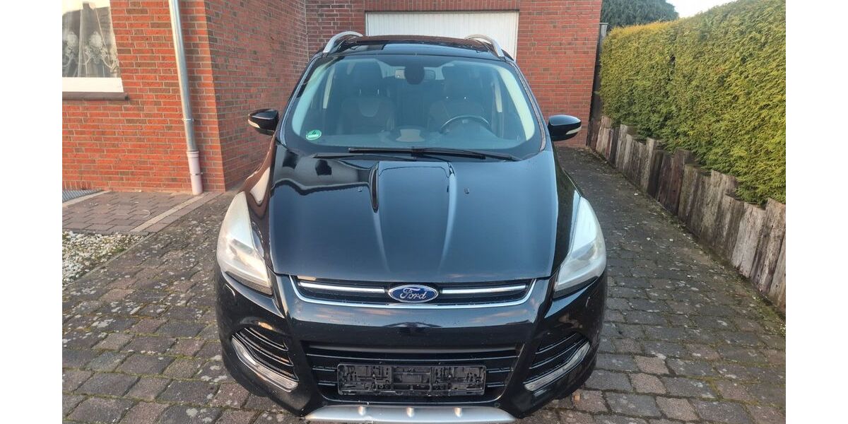 Ford Kuga 177.000 km 8.450 &euro; Damme 49401