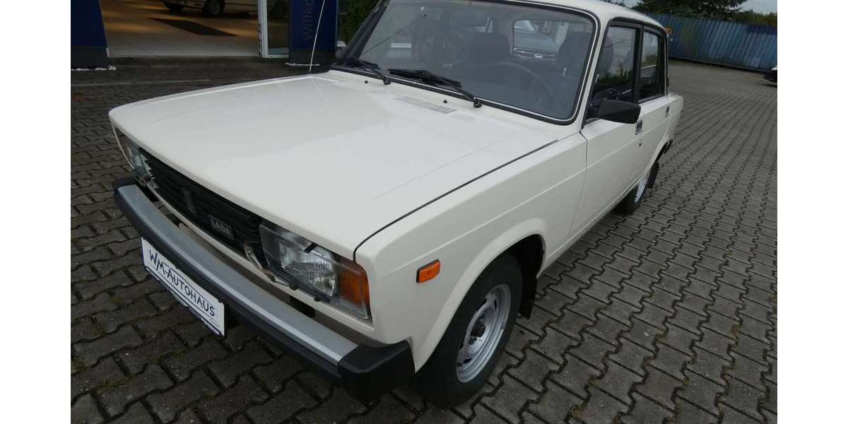 Lada Nova 32.209 km 9.900 &euro; Lödla 04617