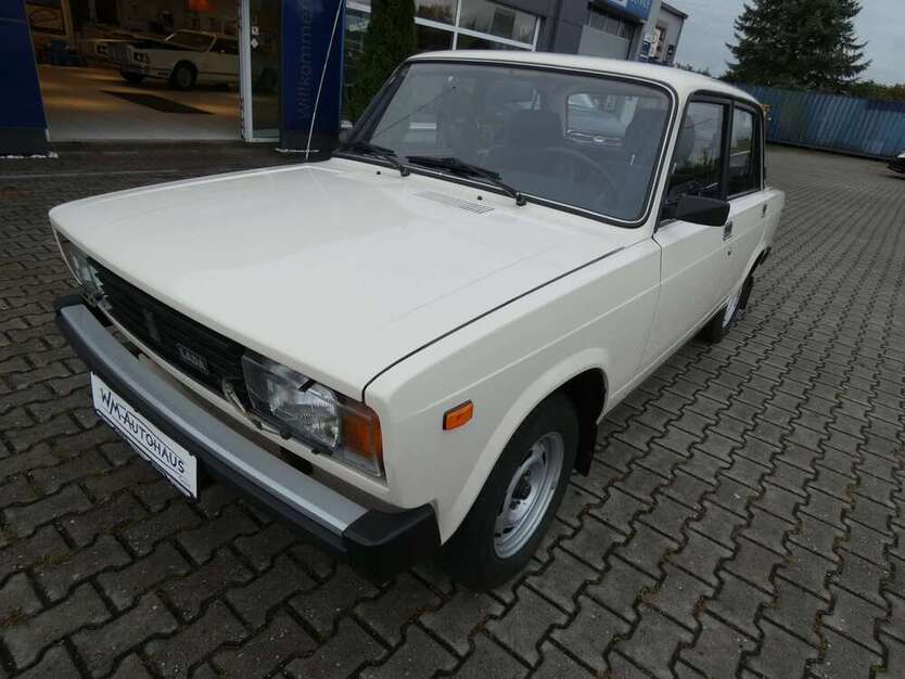 Lada Nova 32.209 km 9.900 € Lödla 04617