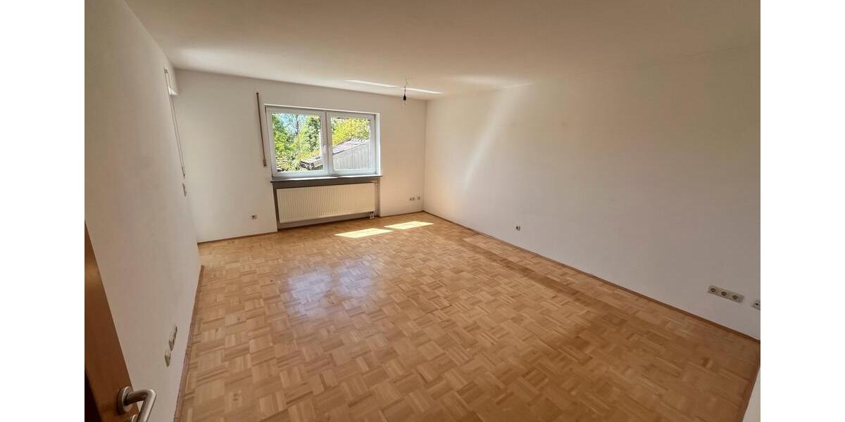 Erdgeschoßwohnung Hengersberg - 3 Zimmer, 75 m&sup2;, 825&euro; | Angebot:26416415