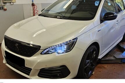 Peugeot 308 41.975 km 16.750 € Bernsdorf 09337