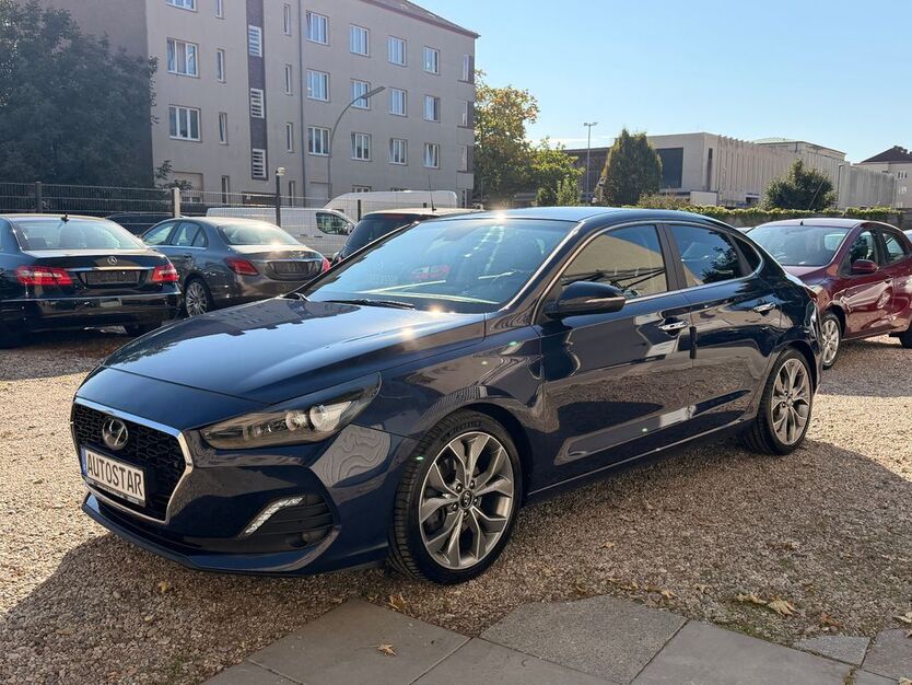 Hyundai i30 104.500 km 15.900 € Berlin 12347