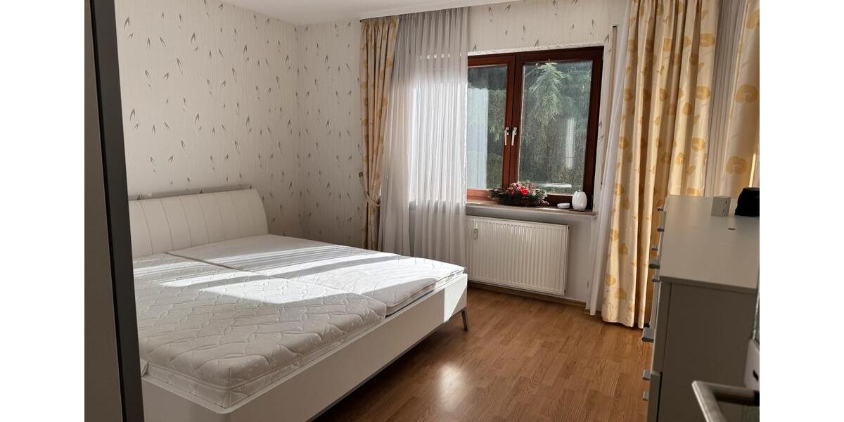 Etagenwohnung Bad Camberg - 4.5 Zimmer, 148 m&sup2;, 1.390&euro; | Angebot:25301692