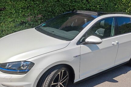 VW Golf 141.100 km 10.500 &euro; Hebertshausen 85241