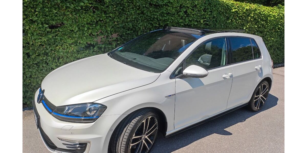 VW Golf 141.100 km 10.500 &euro; Hebertshausen 85241