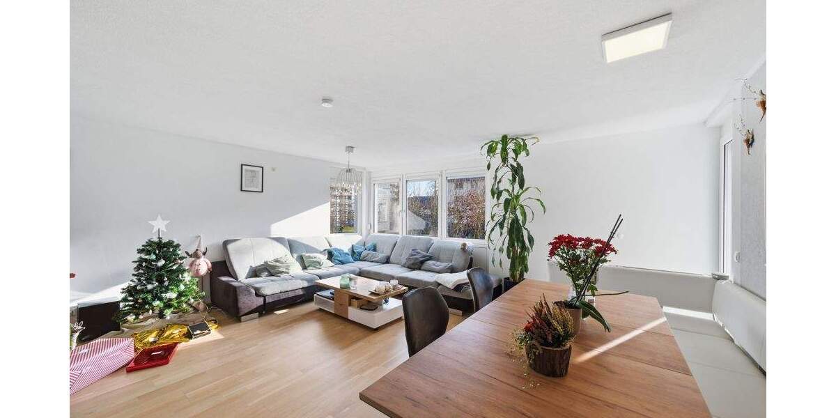 Großzügige 4-Zimmer-Wohnung mit Balkon im 1. OG - Ideal für Familien 4 zimmer