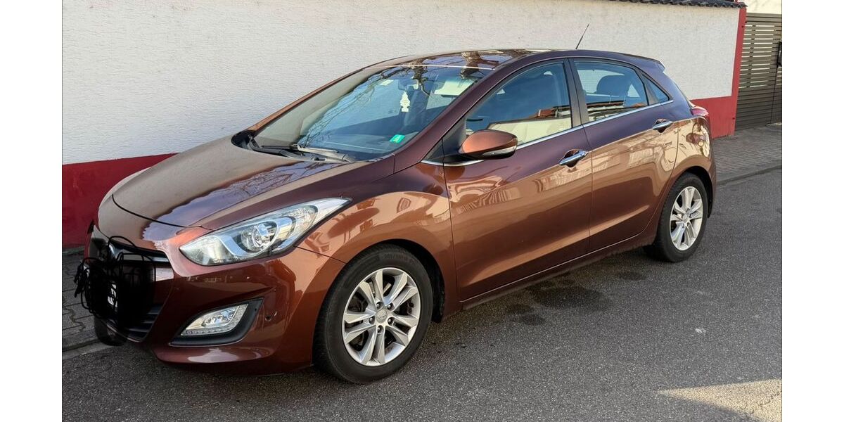 Hyundai i30 184.000 km 5.500 &euro; Ketsch 68775