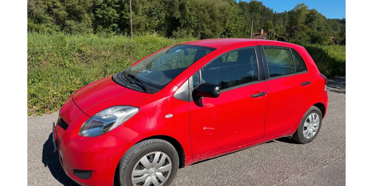 Toyota Yaris 136.000 km 1.495 &euro; Miesbach 83714