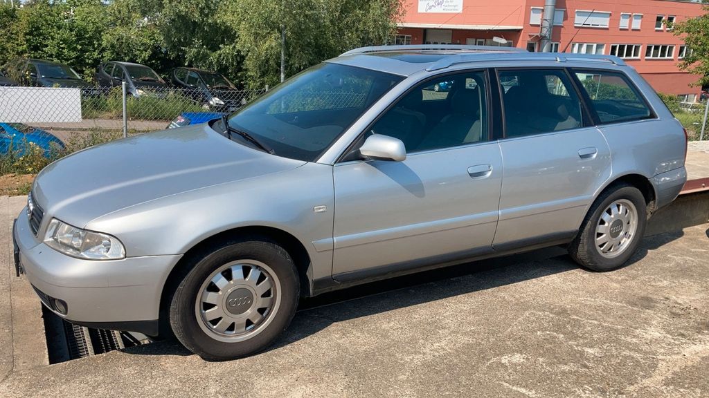 Audi A4 190.000 km 1.000 &euro; Neuffen 72639