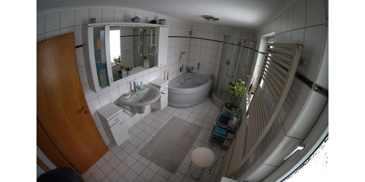 Etagenwohnung Eschershausen - 5 Zimmer, 156 m&sup2;, 230.000&euro; | Angebot:26563329
