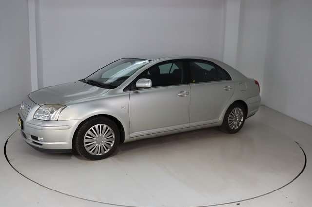 Toyota Avensis 208.682 km 2.850 &euro; Dresden 01237