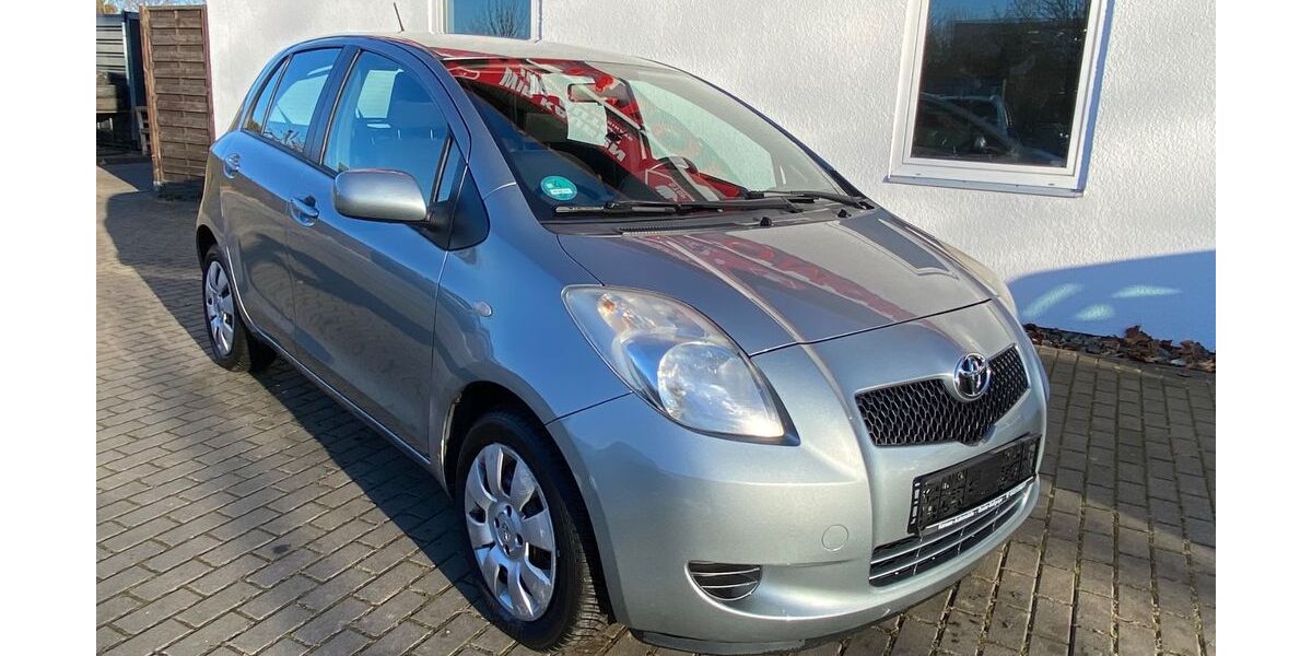 Toyota Yaris 182.000 km 2.850 &euro; Goslar 38644