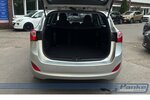 Hyundai i30 FIFA World Cup Edition*NAV*SHZ*StandH*R-CAM* 49.964 km 9.990 &euro; Berlin 13187