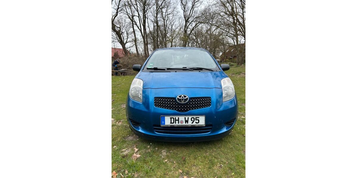 Toyota Yaris 162.600 km 2.300 &euro; Wehrkamp 49453