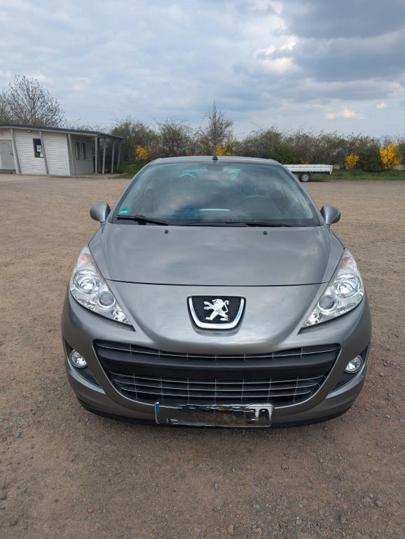 Peugeot 207 92.900 km 3.650 € Markranstädt 04420