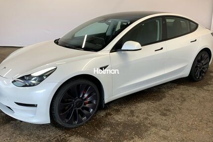 Tesla Model 3 43.525 km 33.516 &euro; Eschborn 65760