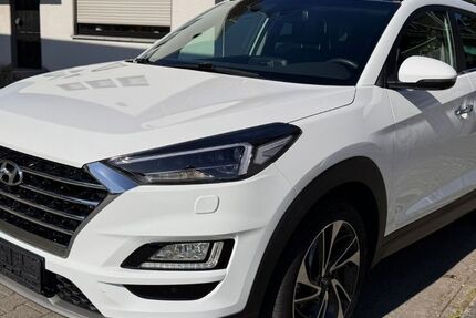 Hyundai TUCSON 32.000 km 23.900 &euro; Troisdorf 53842