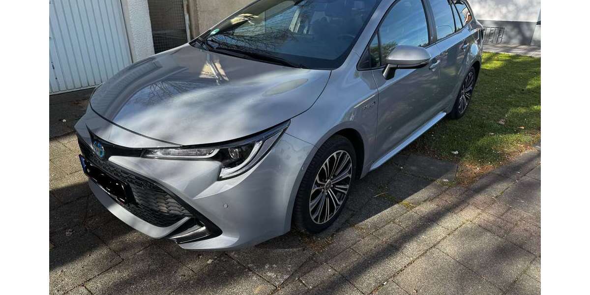 Toyota Corolla 83.000 km 23.200 &euro; Köln, Stadt 50737