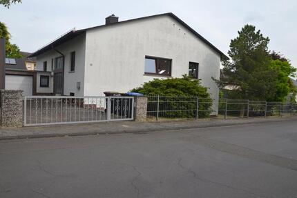 Haus Lahnau - 9 Zimmer, 229 m&sup2;, 490.000&euro; | Angebot:26553842