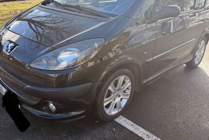 Peugeot 1007 176.567 km 2.000 &euro; Dortmund 44227