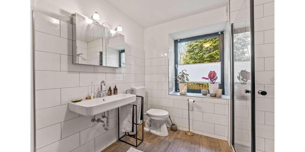 Erdgeschoßwohnung Berne - 3 Zimmer, 128 m&sup2;, 1.145&euro; | Angebot:26408999