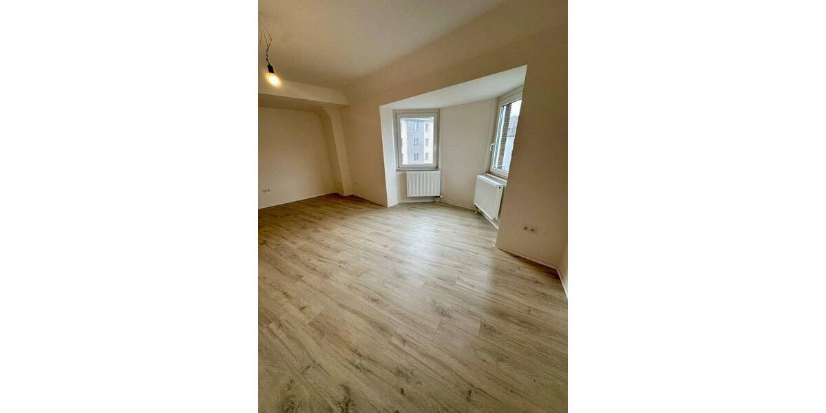 Etagenwohnung Düsseldorf Bilk - 4 Zimmer, 145 m&sup2;, 2.400&euro; | Angebot:26861741