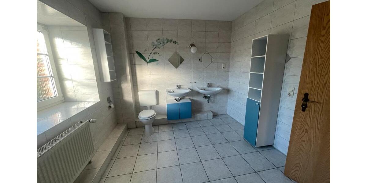 Reihenhaus Dollern - 10 Zimmer, 230 m&sup2;, 2.150&euro; | Angebot:24293689