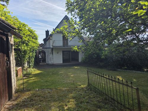 Versteckter Traum mit parkähnlichem Grundstück in 97688 Bad Kissingen, ruhig gelegen, weitere Bebauungsmöglichkeiten (ID 10643) - Zweifamilienhaus Bad Kissingen Bad Kissingen | Angebot:26961569