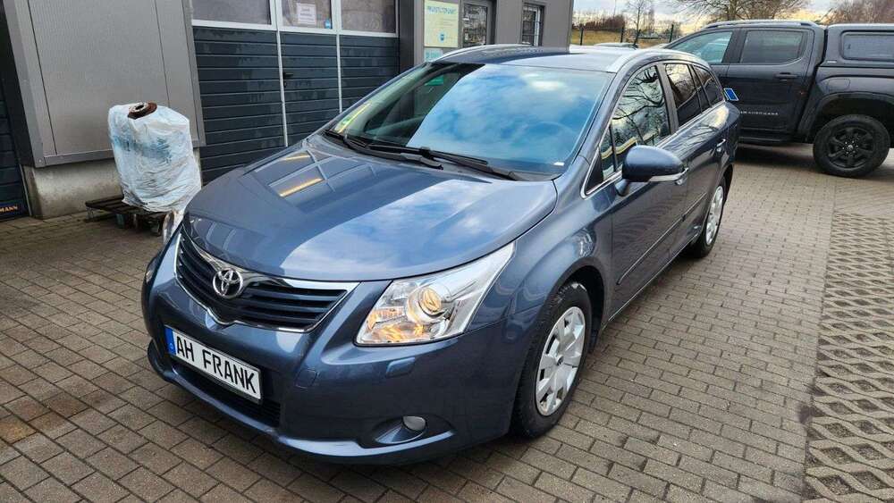 Toyota Avensis 145.001 km 7.900 &euro; Teltow 14513