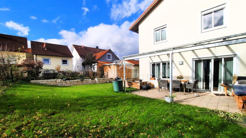 Doppelhaushälfte Parsberg - 6 Zimmer, 140 m&sup2;, 1.800&euro; | Angebot:26141182