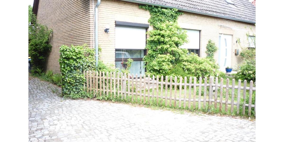 Einfamilienhaus Bergen - 7 Zimmer, 160 m&sup2;, 390.000&euro; | Angebot:26703925