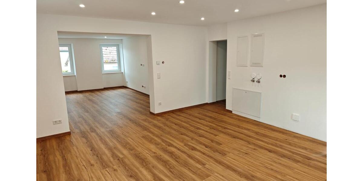 Etagenwohnung Hammelburg - 3.5 Zimmer, 111 m&sup2;, 1.200&euro; | Angebot:26614914