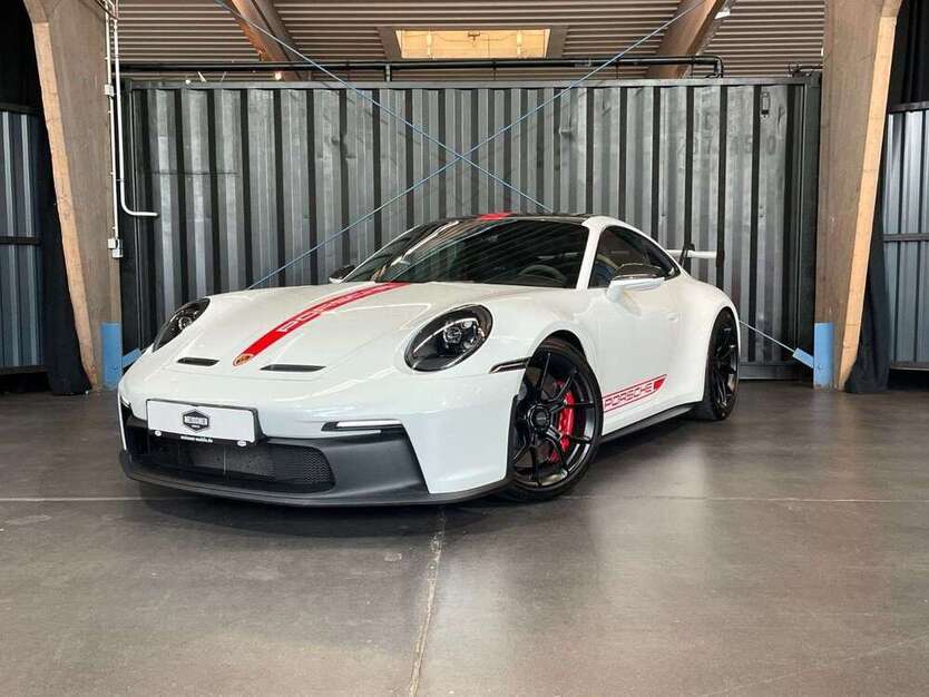 911