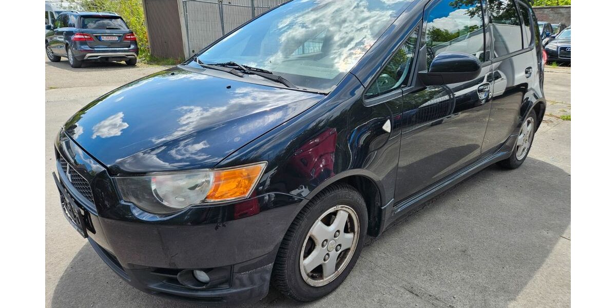 Mitsubishi Colt 100.516 km 2.950 &euro; München OT Trudering-Riem 81825