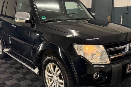 Mitsubishi Pajero 339.558 km 8.990 &euro; München 81243