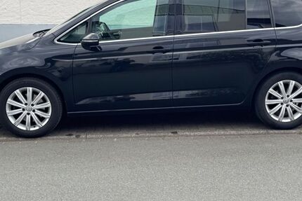 VW Touran 94.500 km 26.500 &euro; Schieder 32816