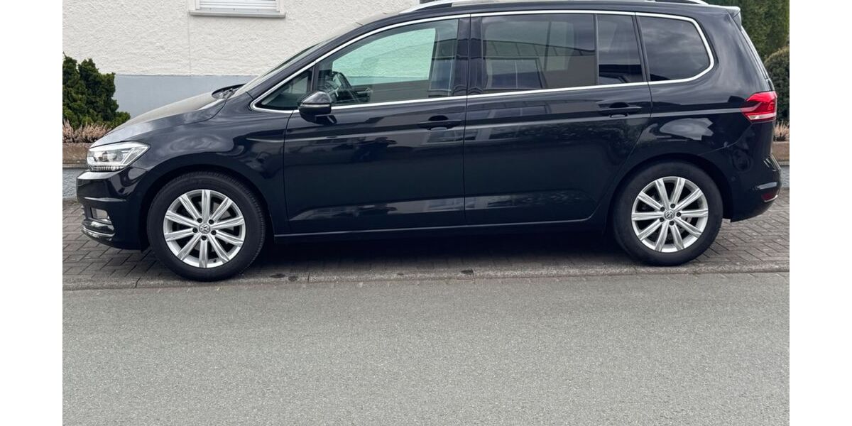 VW Touran 94.500 km 26.500 &euro; Schieder 32816