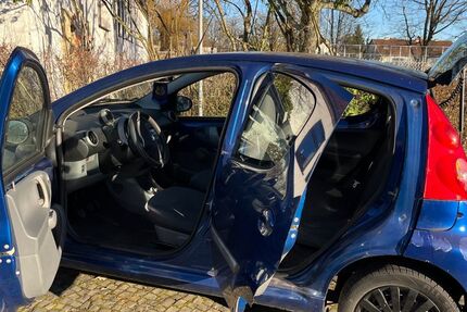 Peugeot 107 100.500 km 2.499 &euro; Saarbrücken 66113